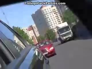 Koledža jaunkundze fucked uz the automašīna