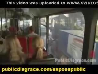 Panlabas pagkapahiya at grupo bdsm ng publiko alipin sa bus