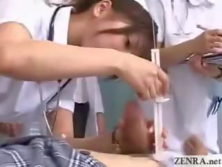 熟女 日本 医師 instructs 看護師 上の 適切な 手コキ